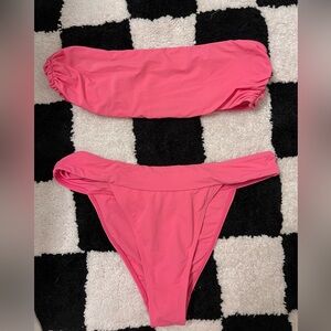 Kendall and Kylie bikini